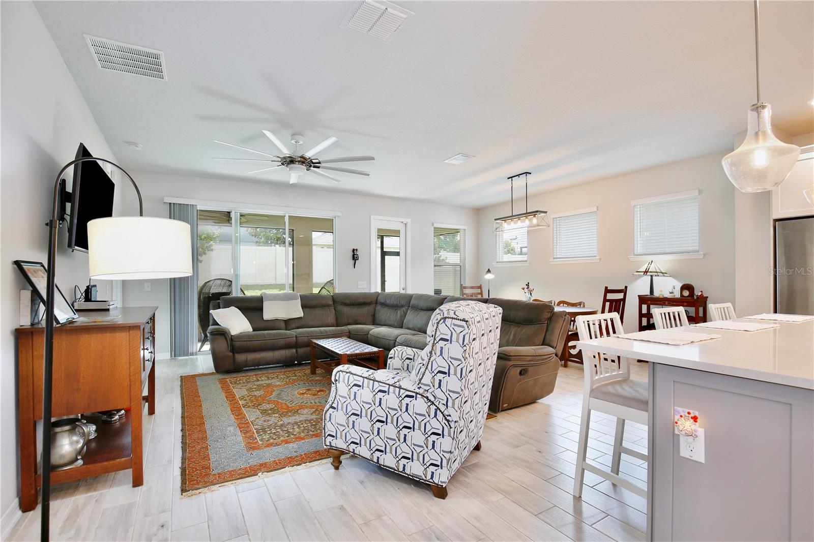 JOHNS LAKE LNDG PH 4 - Residential