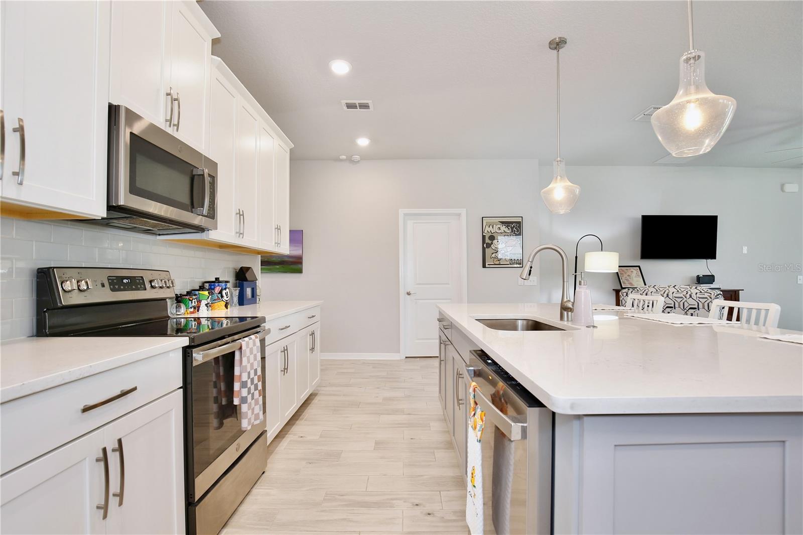 JOHNS LAKE LNDG PH 4 - Residential