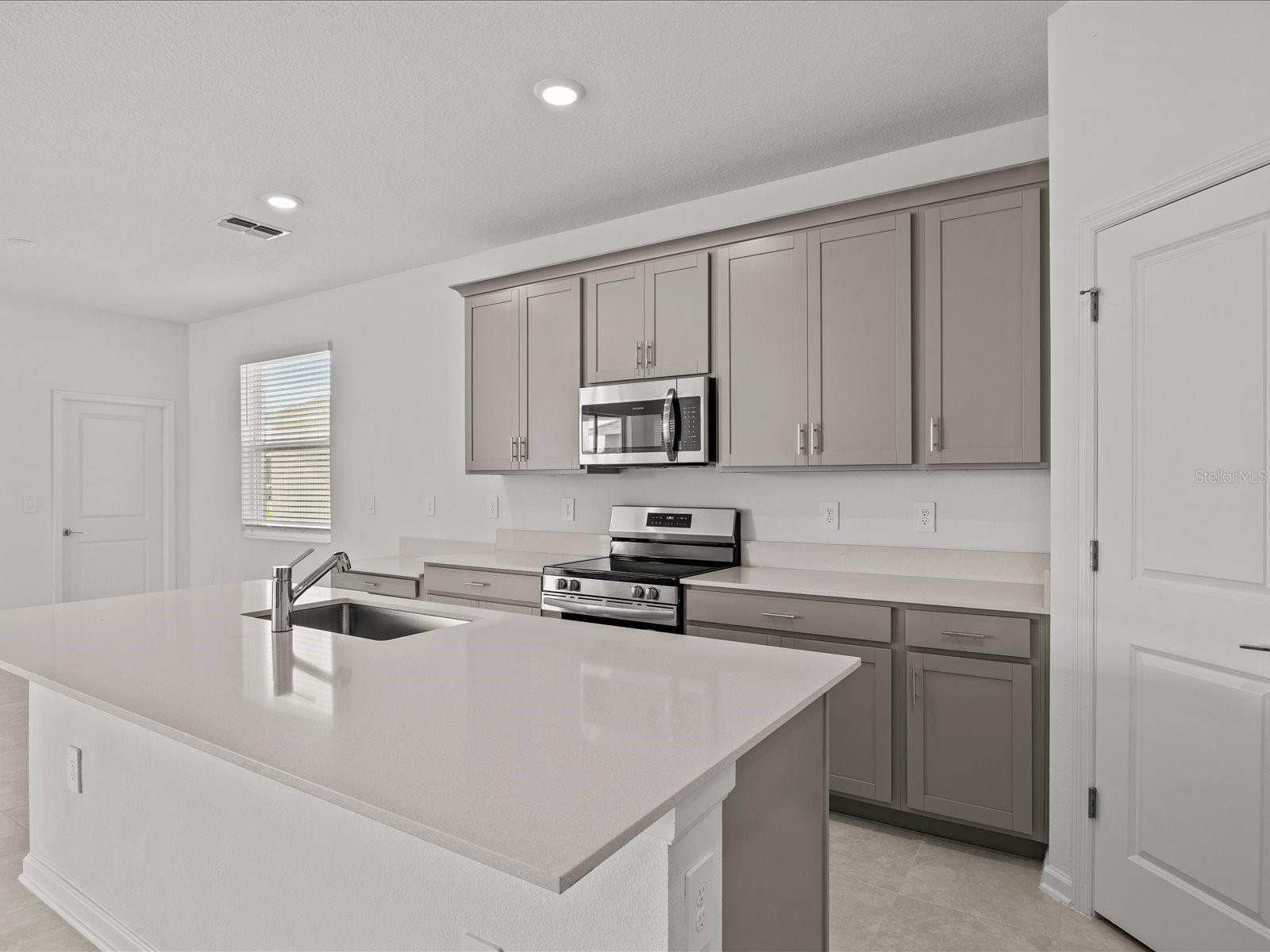 WELLNESS RDG PH 1-B - Residential Lease