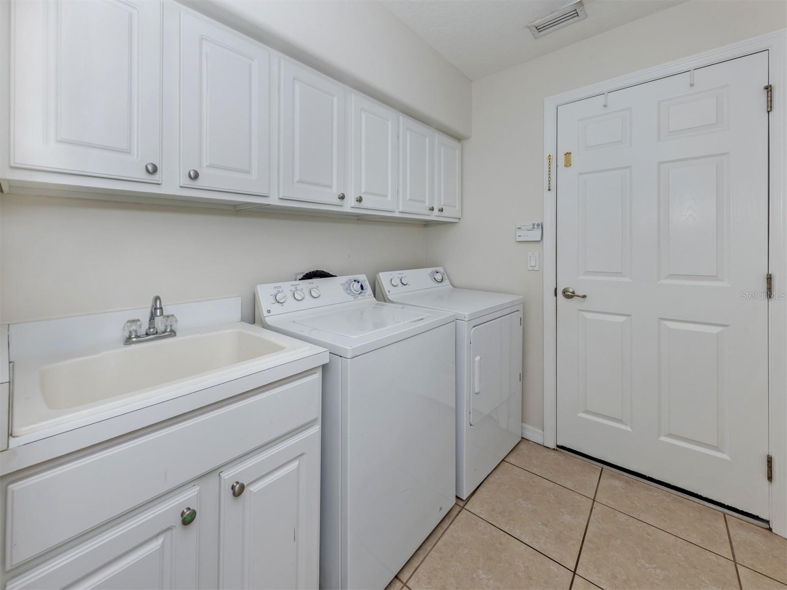 STONEYBROOK AT VENICE - Residential
