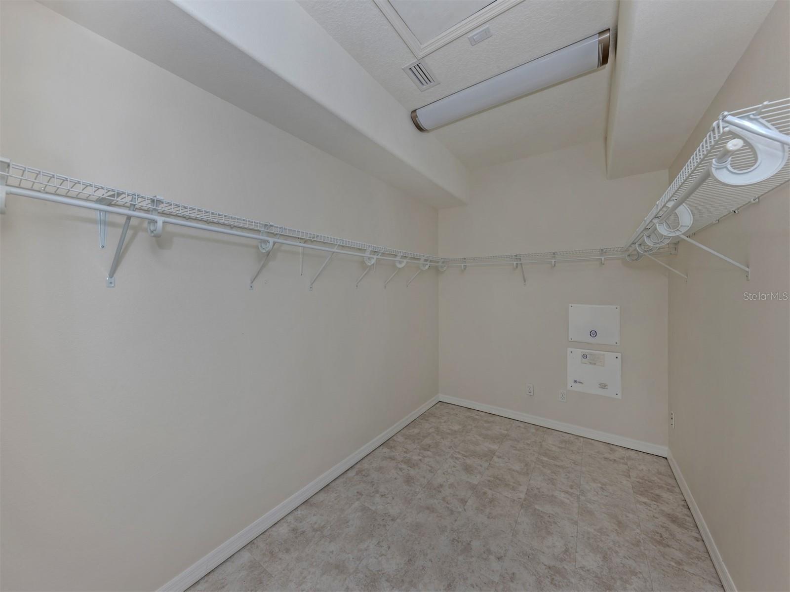 STONEYBROOK AT VENICE - Residential