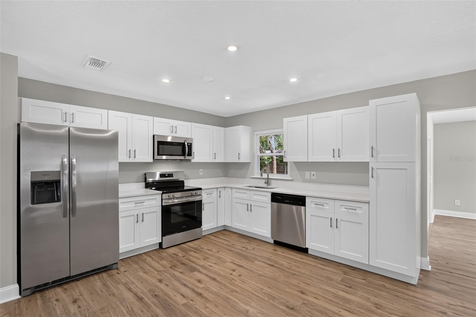 LONGWOOD PARK - Residential