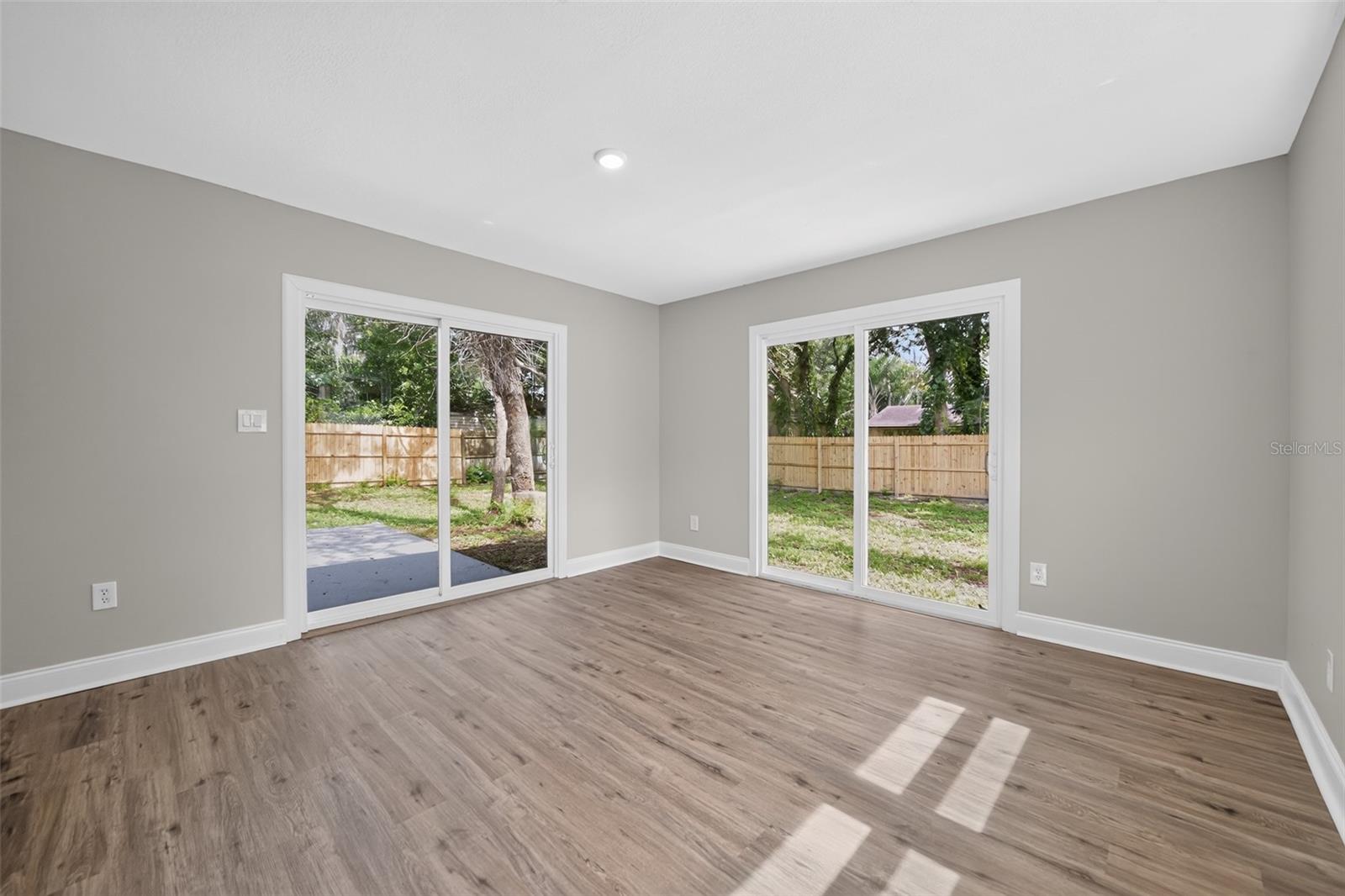 LONGWOOD PARK - Residential