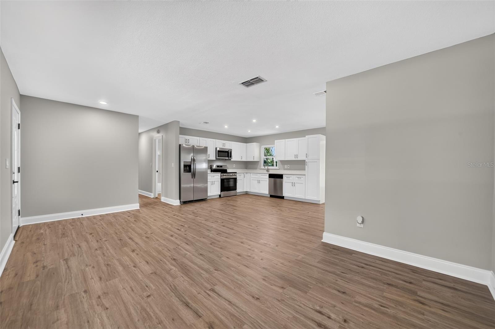 LONGWOOD PARK - Residential