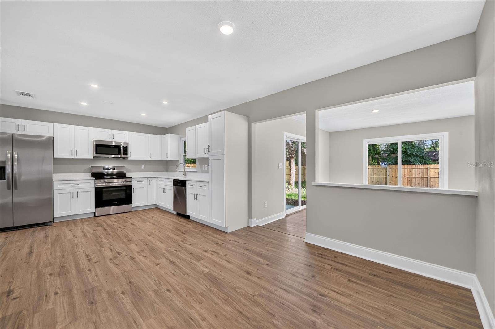 LONGWOOD PARK - Residential