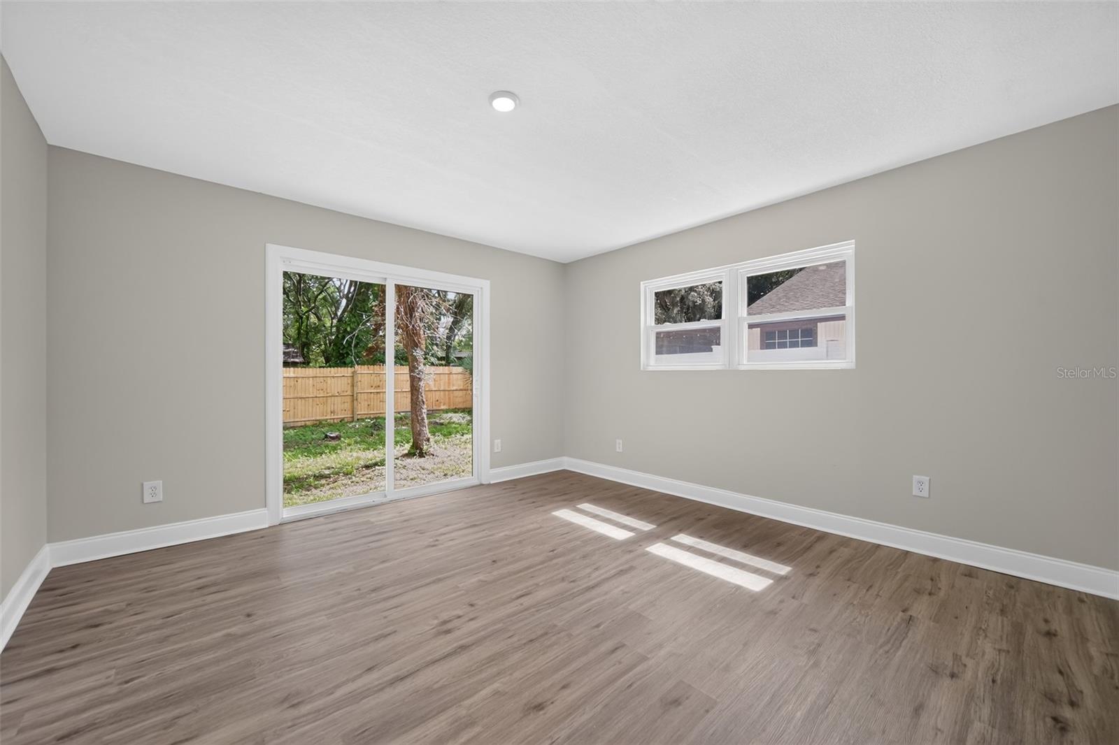 LONGWOOD PARK - Residential