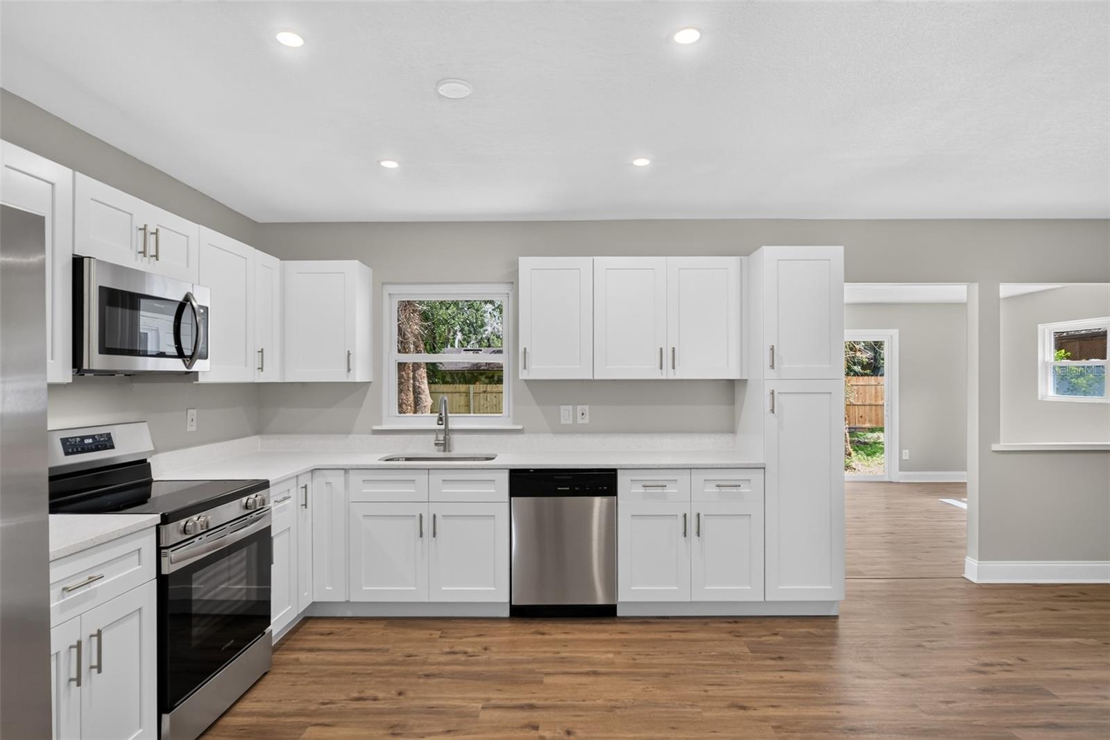 LONGWOOD PARK - Residential