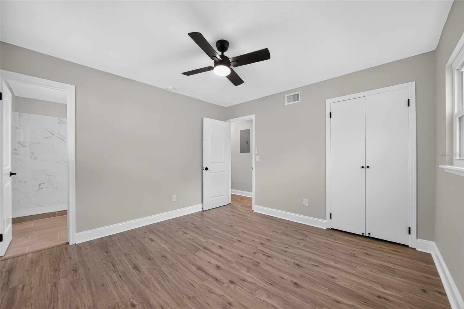 LONGWOOD PARK - Residential