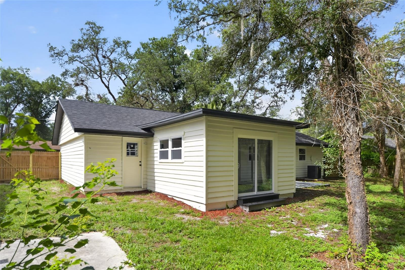 LONGWOOD PARK - Residential