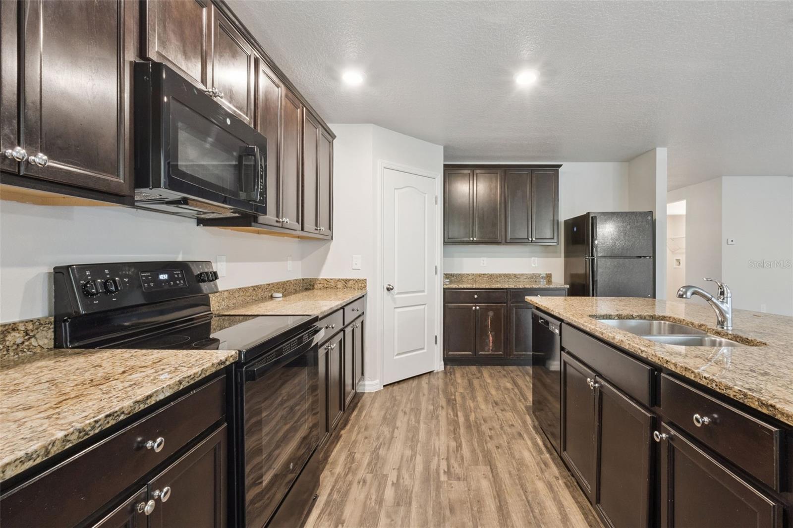 MASCOTTE LAKE JACKSON RIDGE PH 02 - Residential