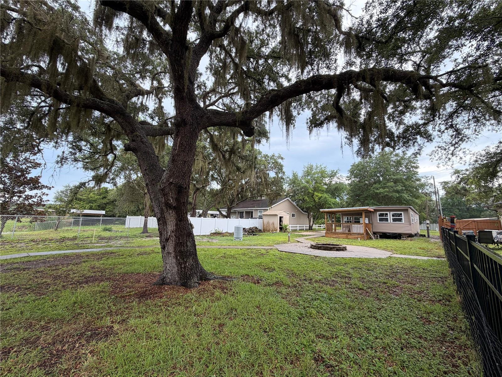 KERSHORES - Residential