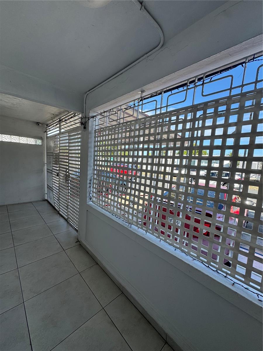URBANIZACIÓN VILLA PRADES - Commercial Sale