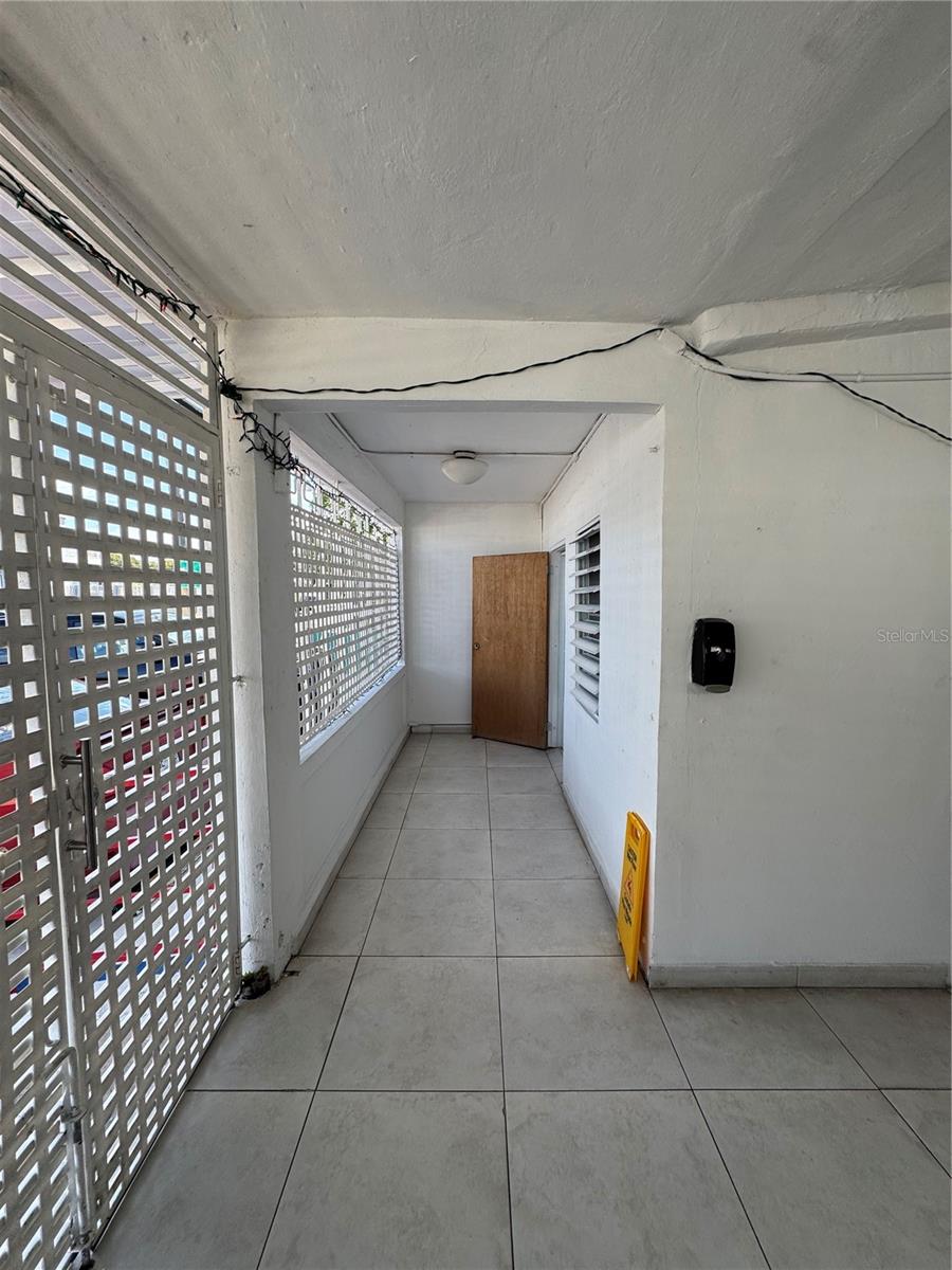 URBANIZACIÓN VILLA PRADES - Commercial Sale