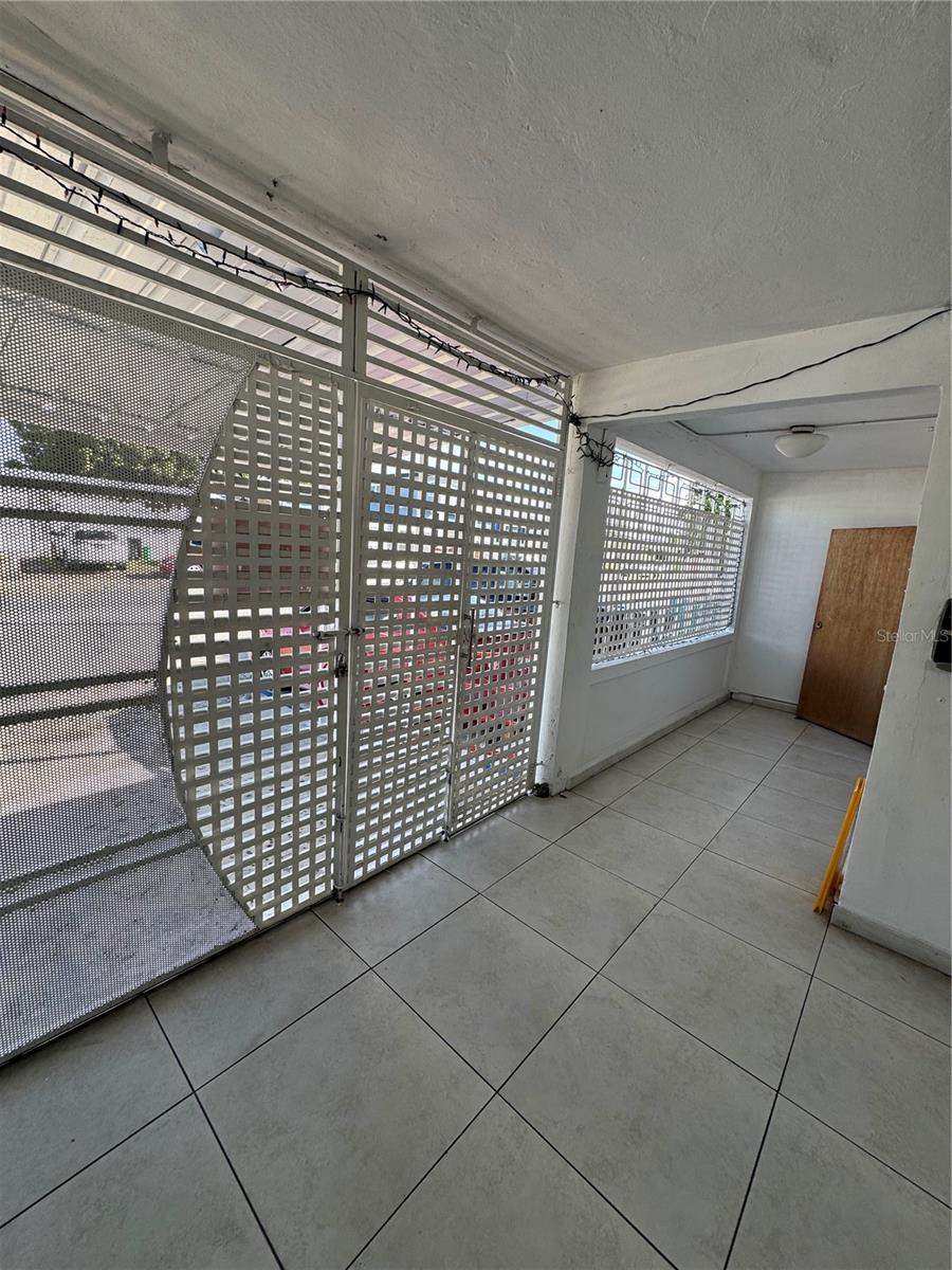 URBANIZACIÓN VILLA PRADES - Commercial Sale