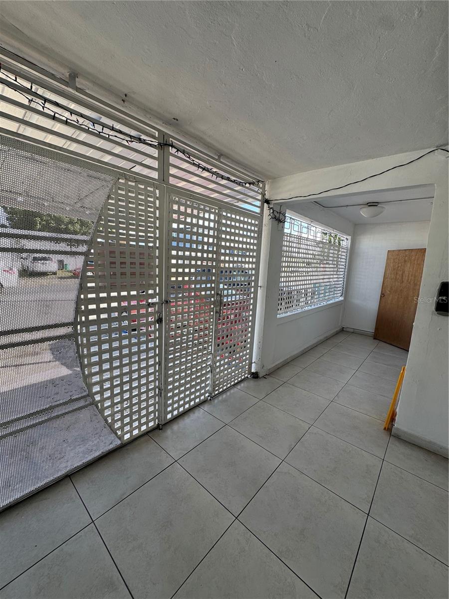 URBANIZACIÓN VILLA PRADES - Commercial Sale