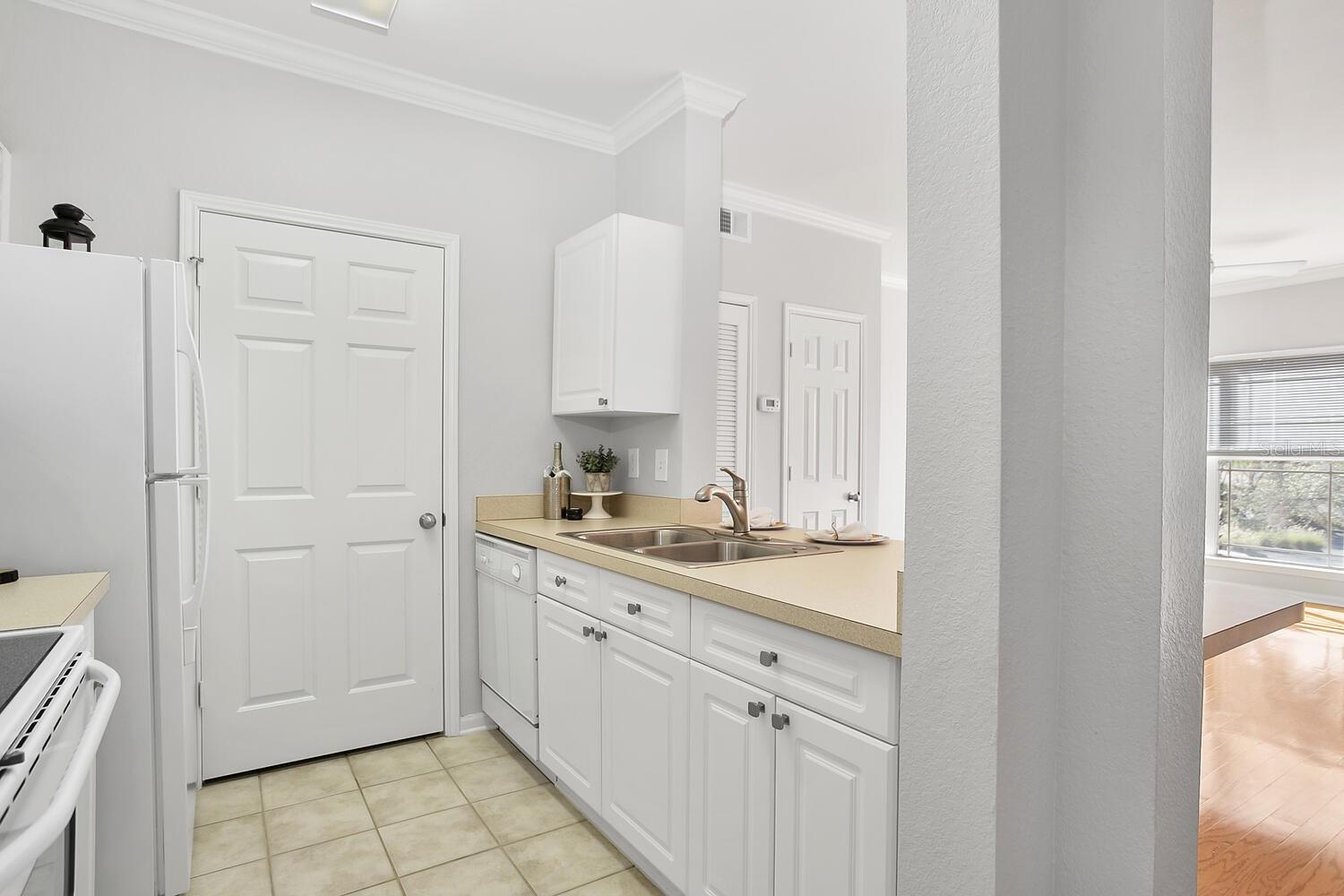 RESIDENCE AT RENAISSANCE - Residential