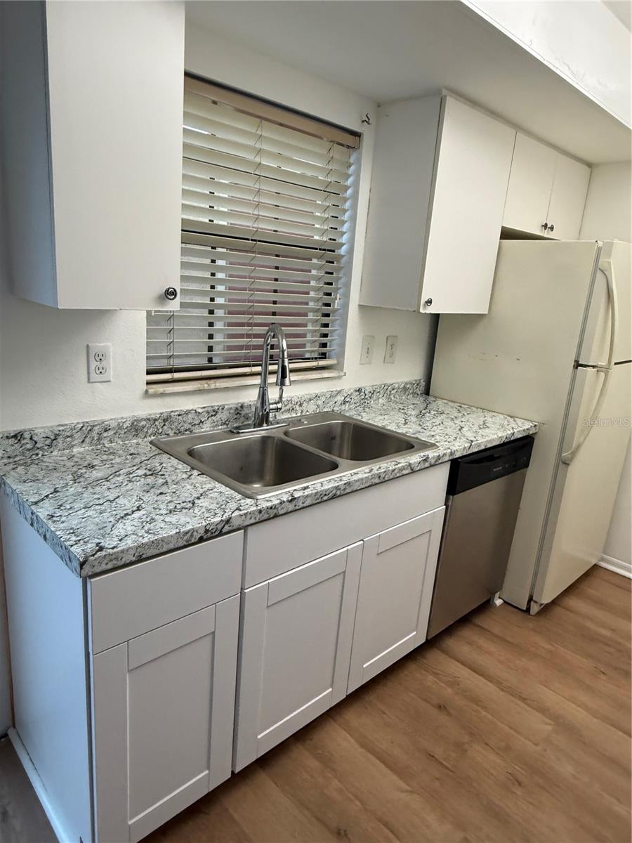 HIDDEN OAKS CONDO PH 09 - Residential