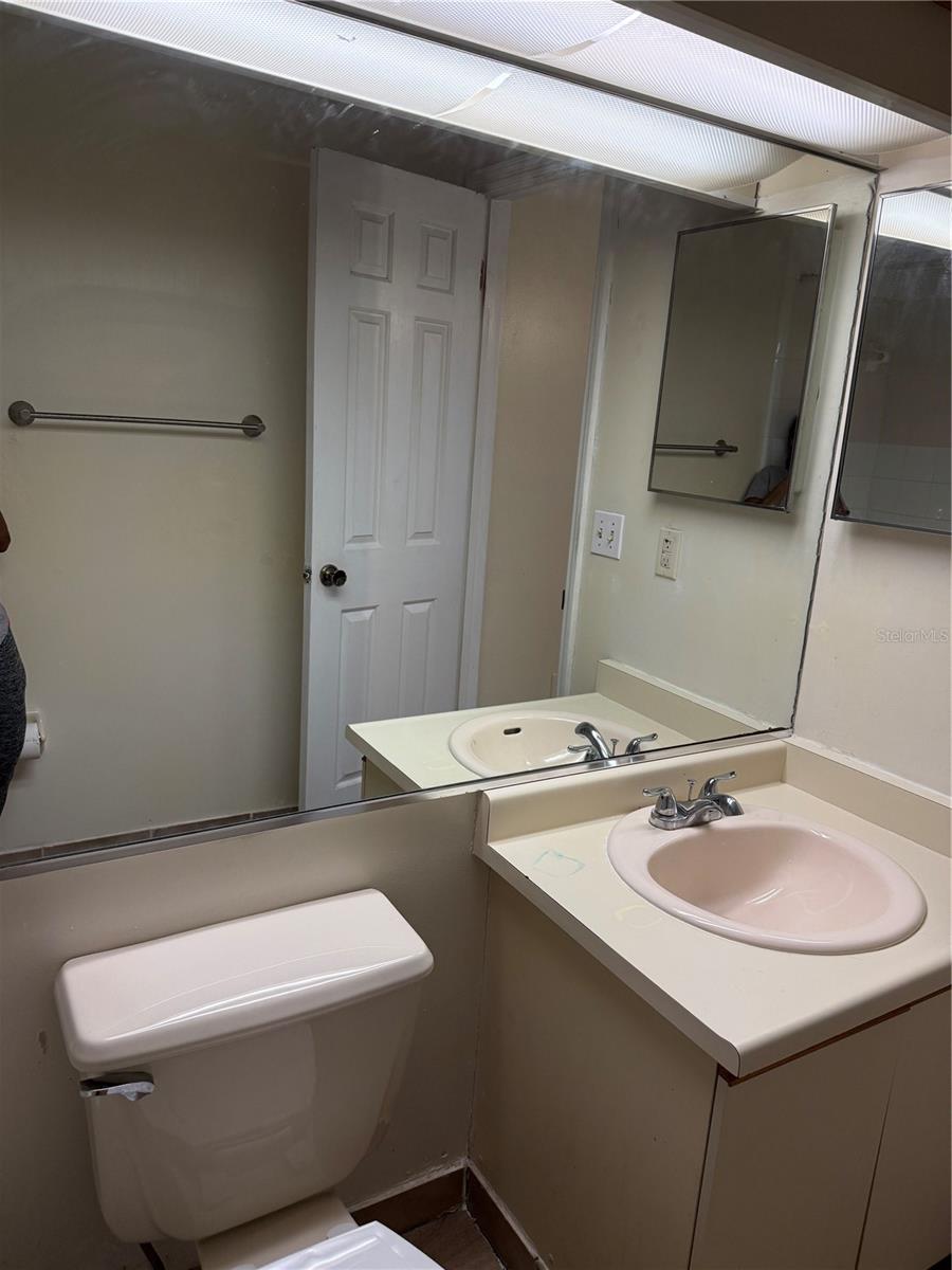 HIDDEN OAKS CONDO PH 09 - Residential