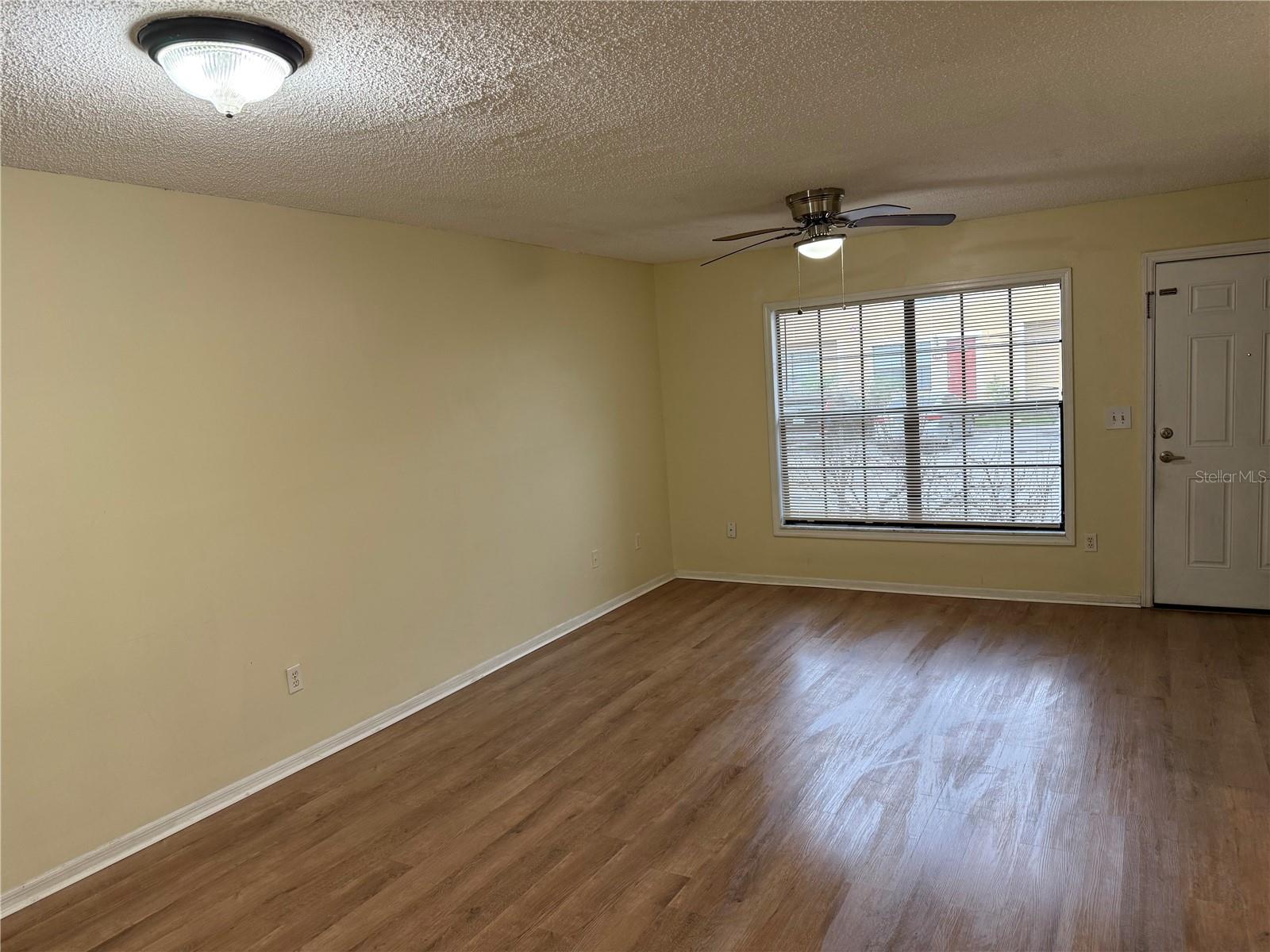 HIDDEN OAKS CONDO PH 09 - Residential