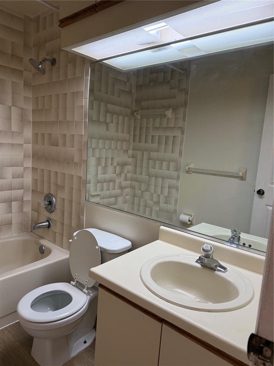 HIDDEN OAKS CONDO PH 09 - Residential