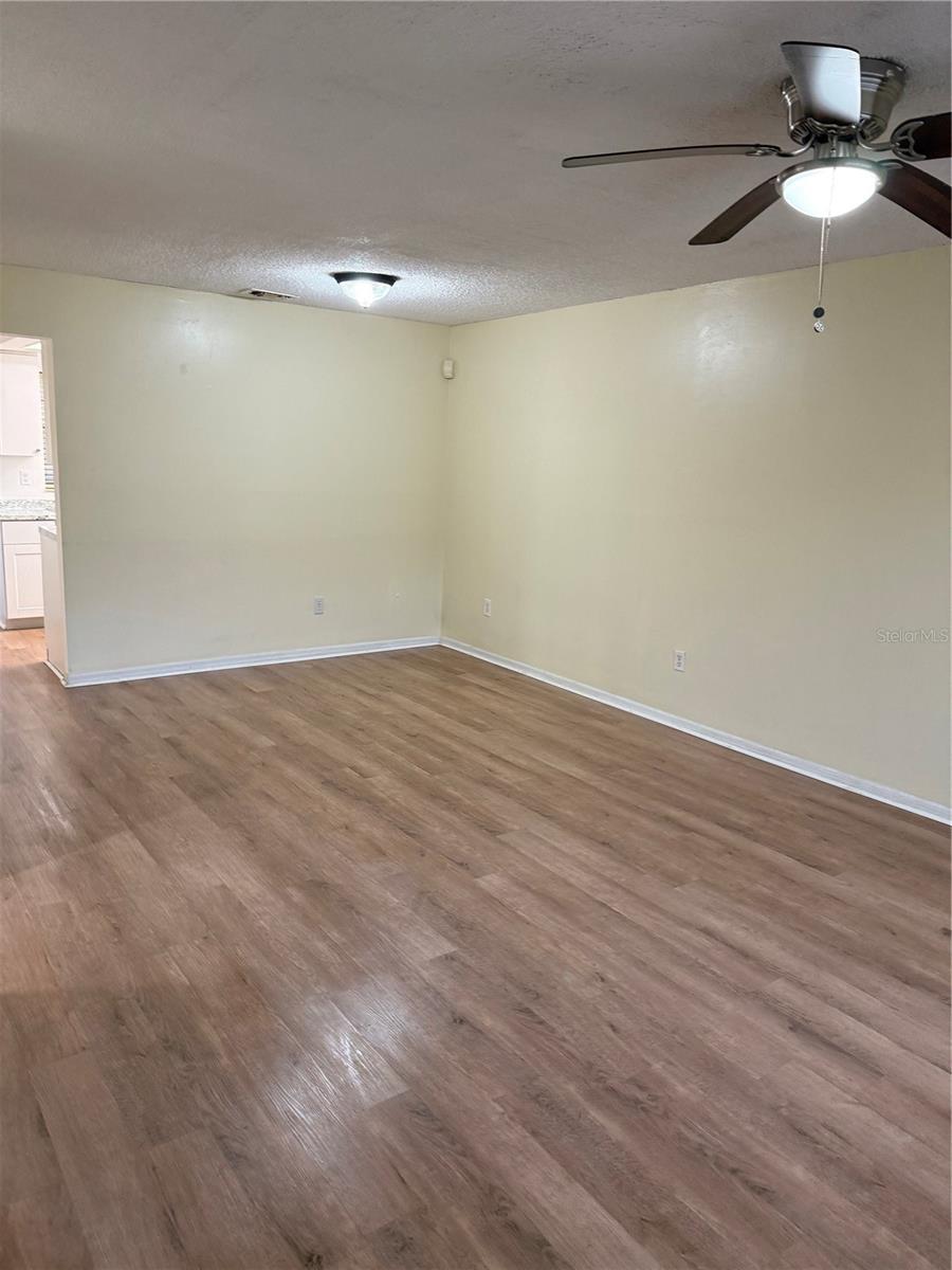 HIDDEN OAKS CONDO PH 09 - Residential