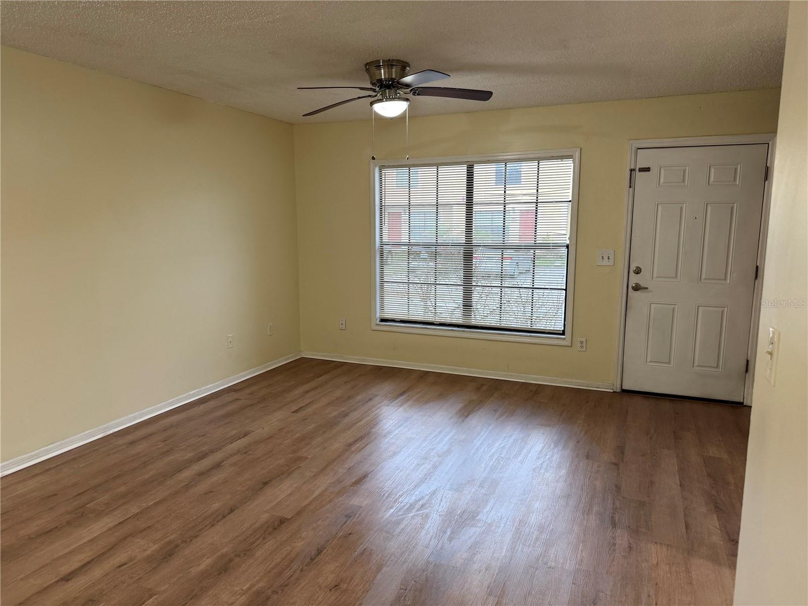 HIDDEN OAKS CONDO PH 09 - Residential