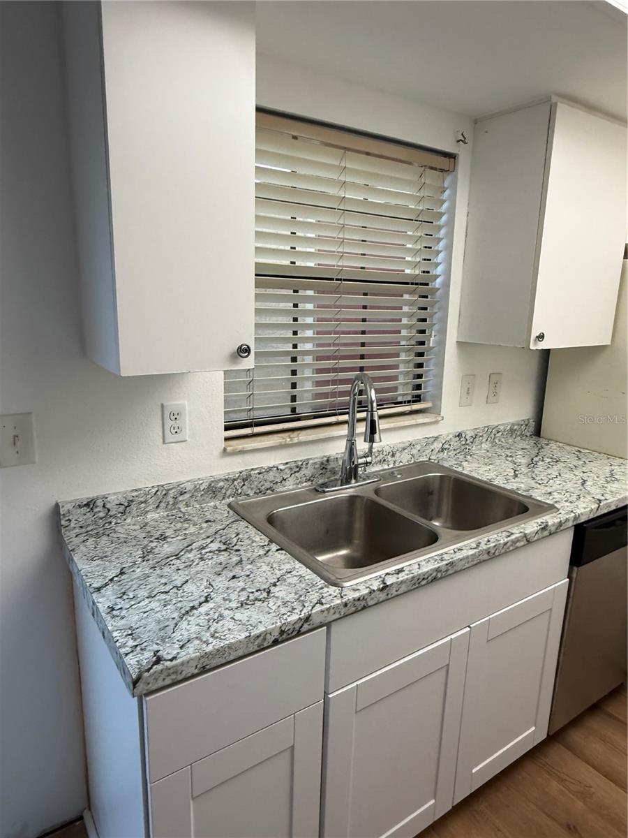 HIDDEN OAKS CONDO PH 09 - Residential