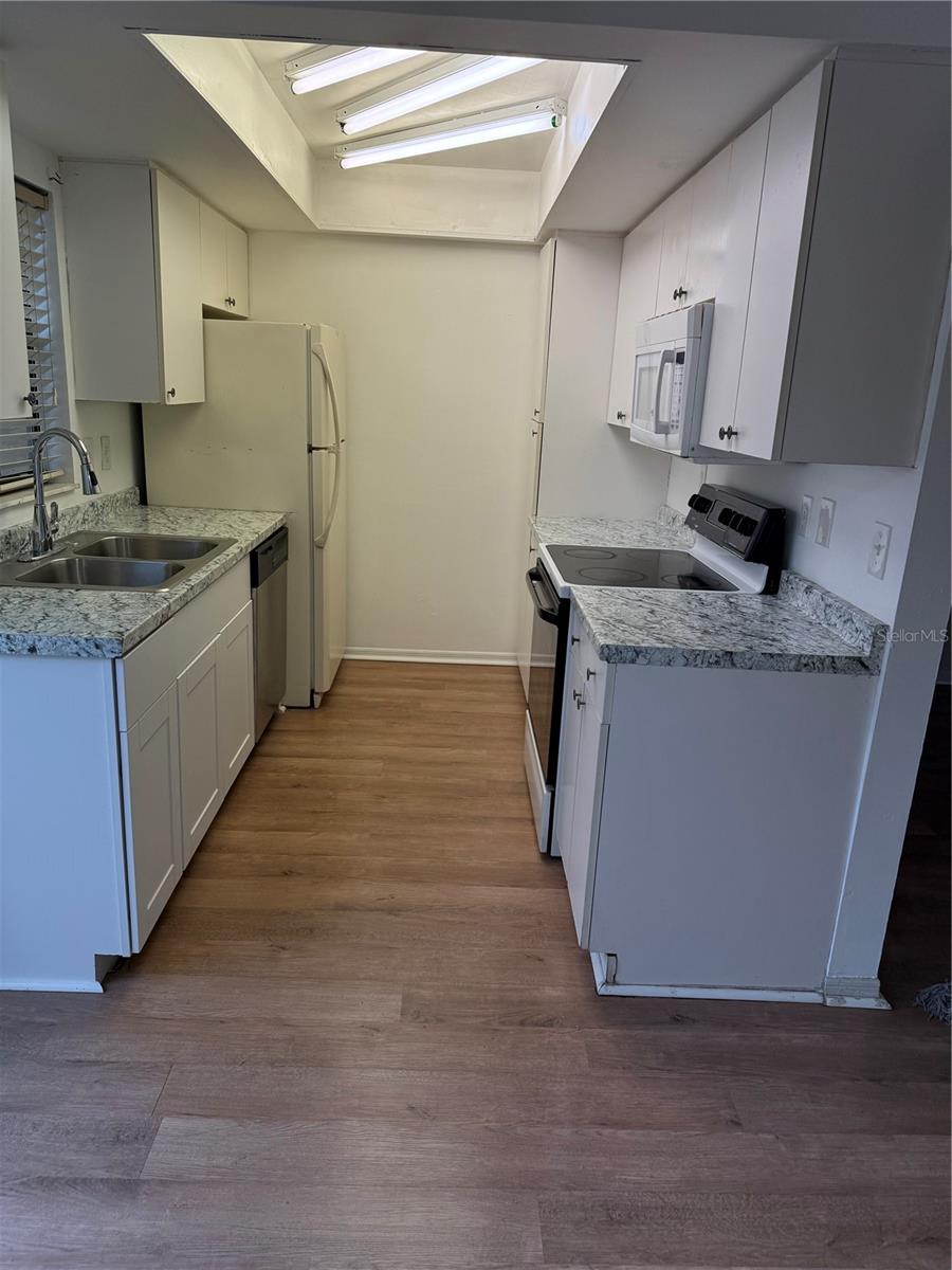 HIDDEN OAKS CONDO PH 09 - Residential