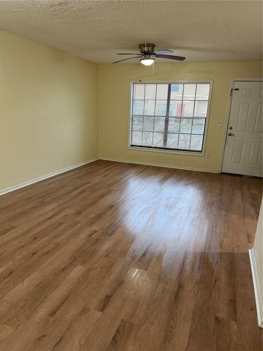 HIDDEN OAKS CONDO PH 09 - Residential