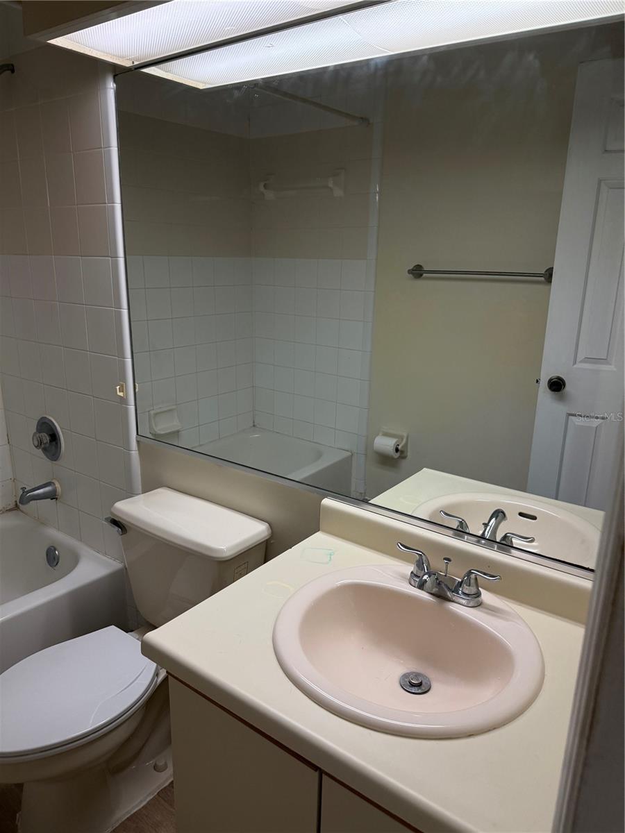 HIDDEN OAKS CONDO PH 09 - Residential