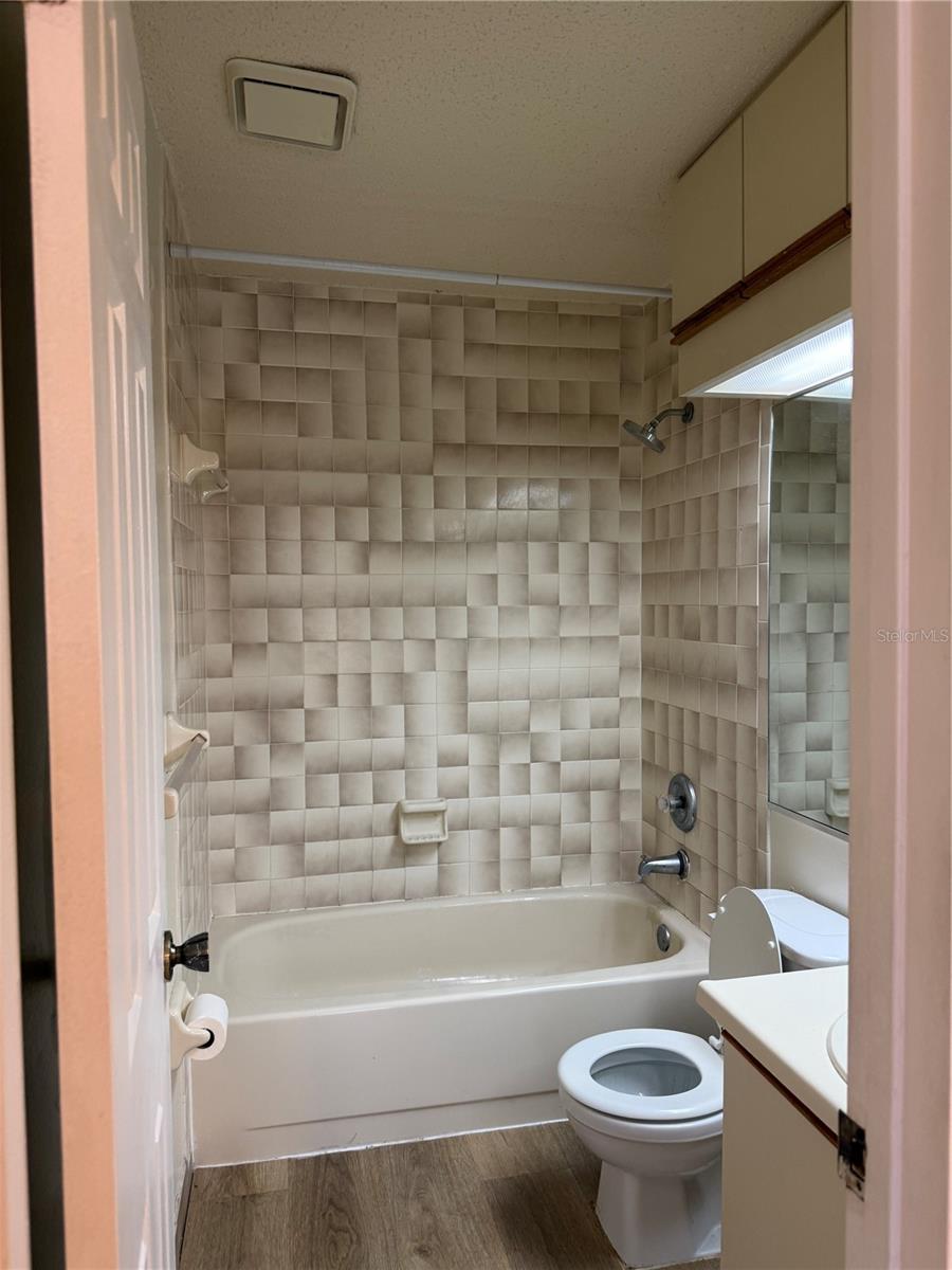 HIDDEN OAKS CONDO PH 09 - Residential