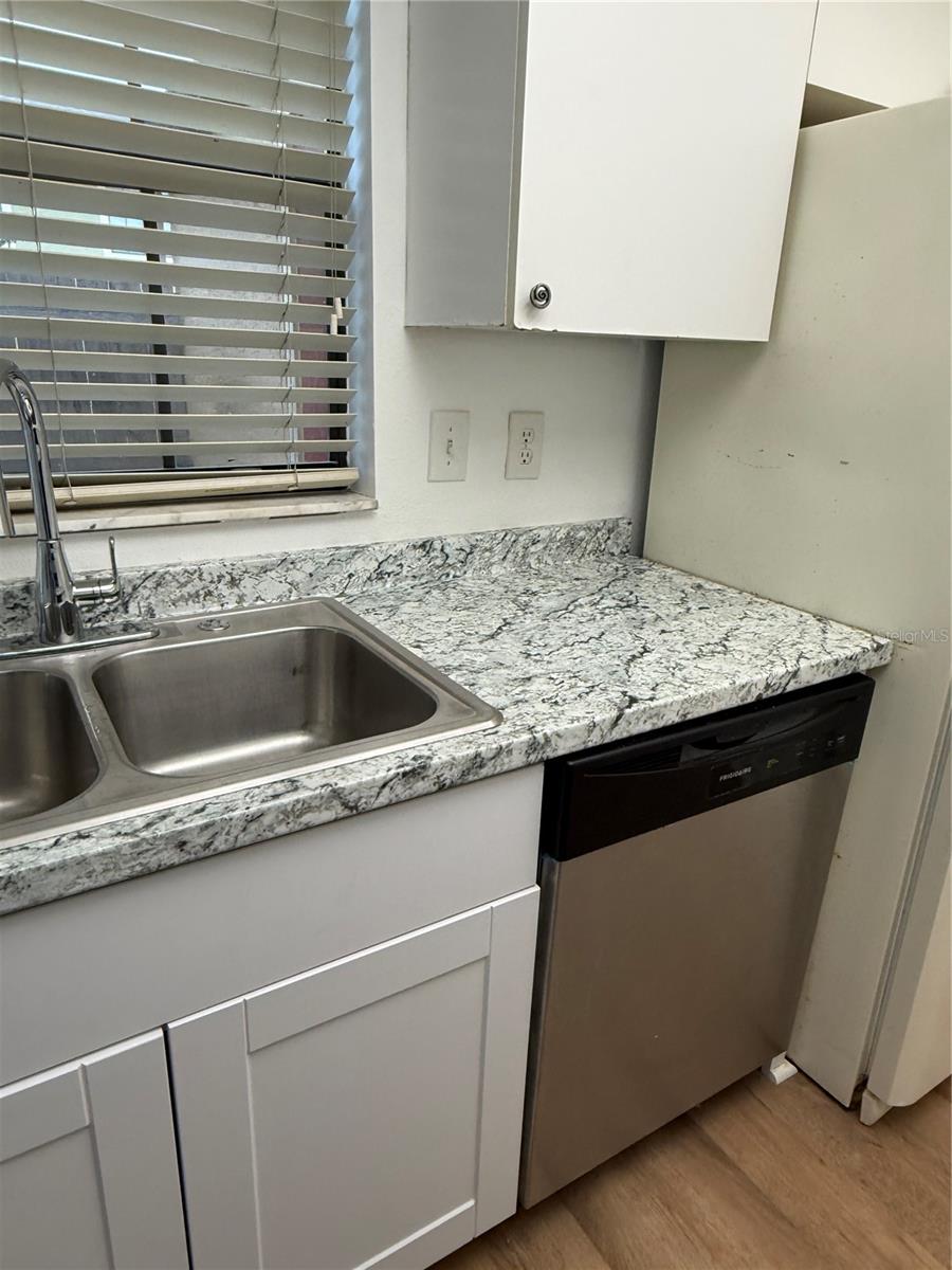 HIDDEN OAKS CONDO PH 09 - Residential
