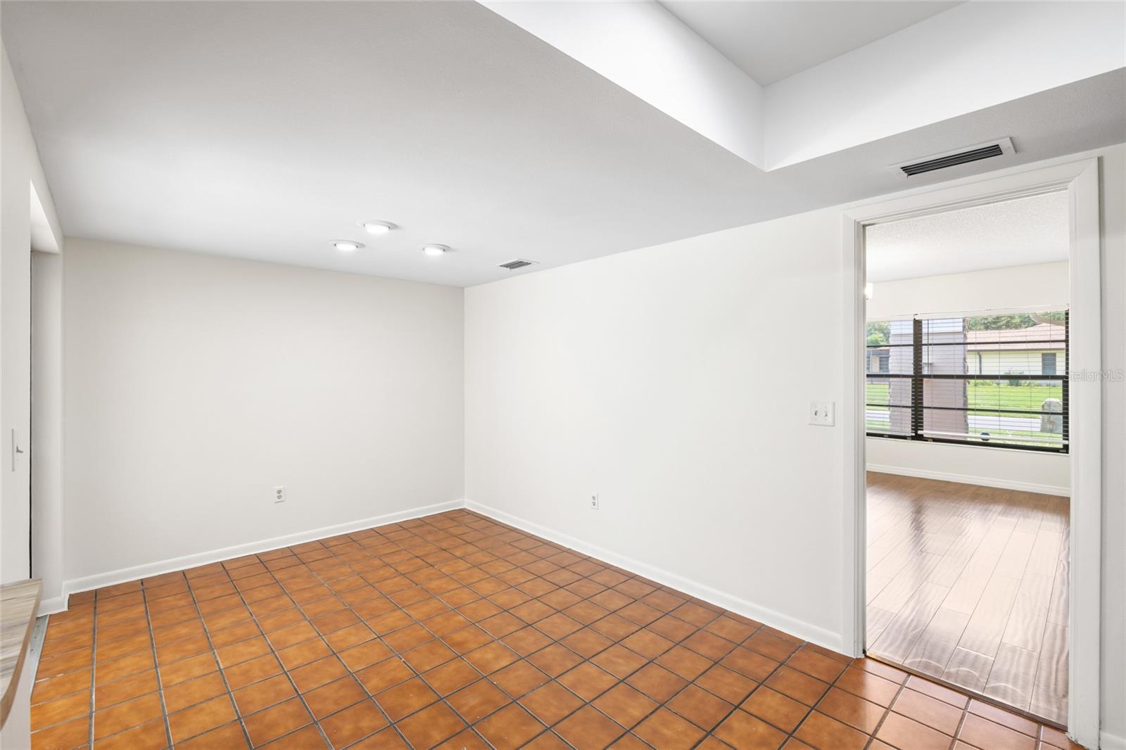 VILLAGE IX OF CARROLLWOOD VILL - Residential