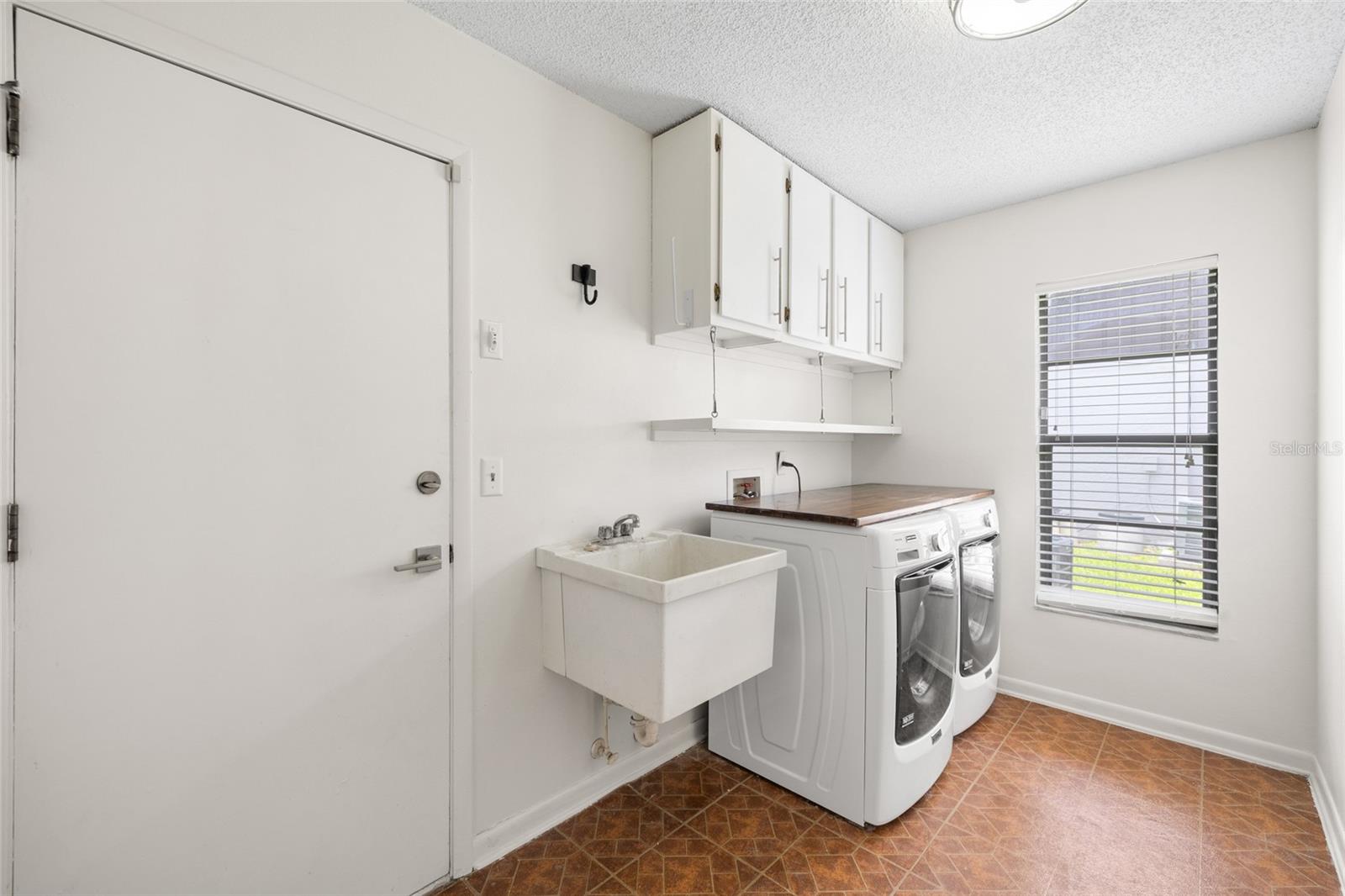 VILLAGE IX OF CARROLLWOOD VILL - Residential