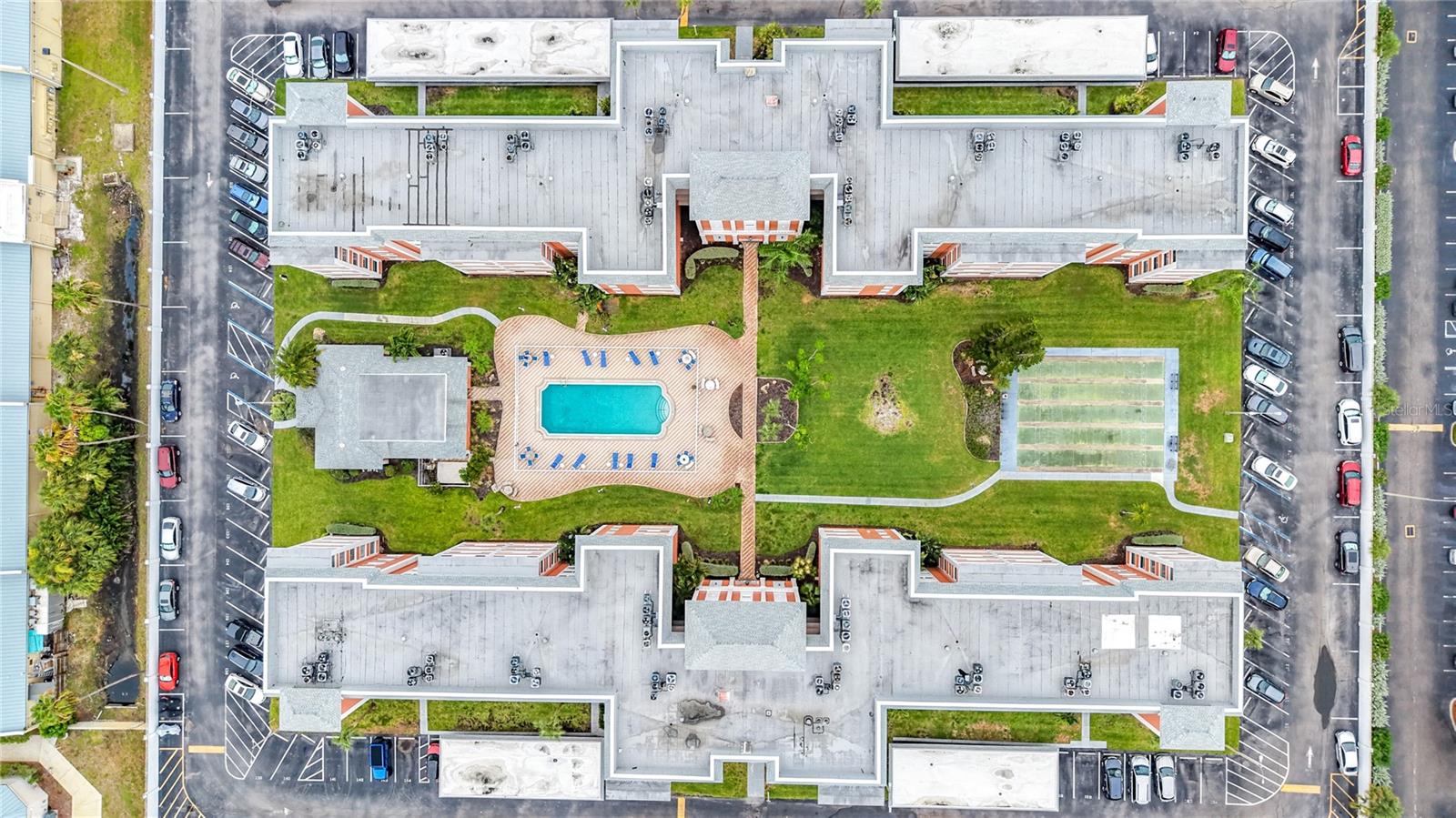 CROSSWINDS COLONY ONE CONDO - Residential