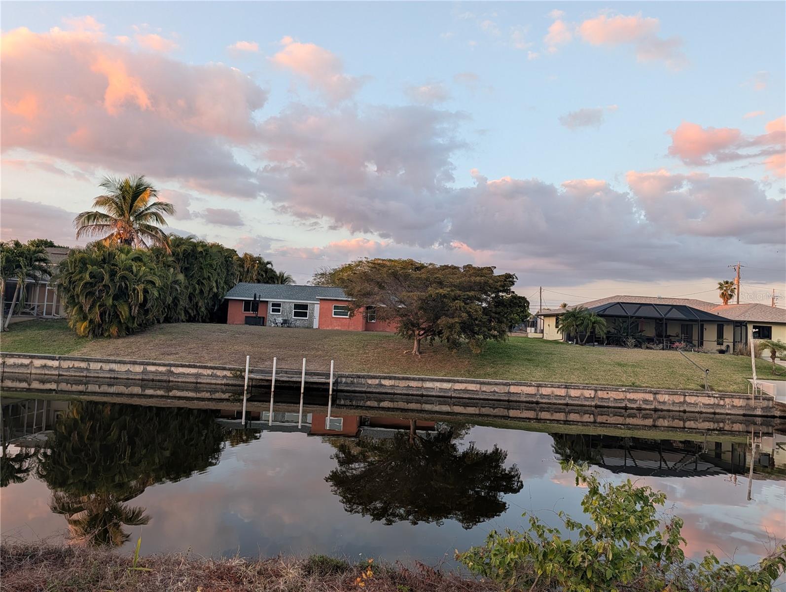 CAPE CORAL - Land