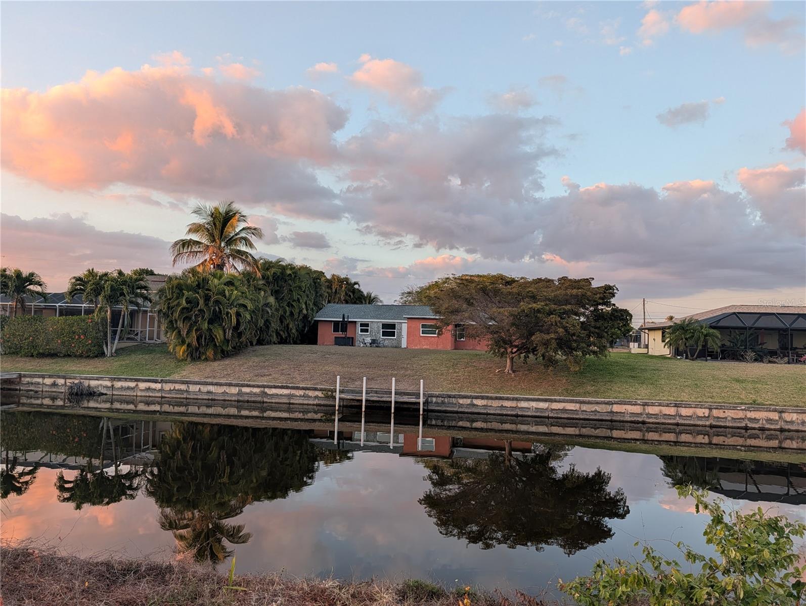 CAPE CORAL - Land