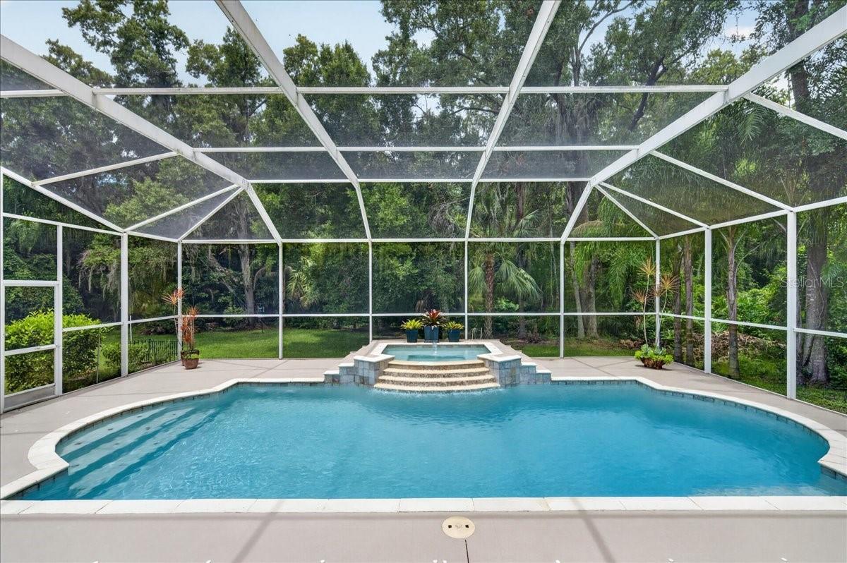 CRESCENT OAKS COUNTR - Residential
