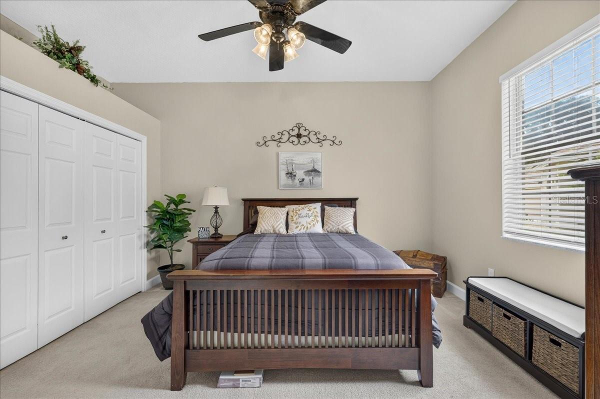 CRESCENT OAKS COUNTR - Residential
