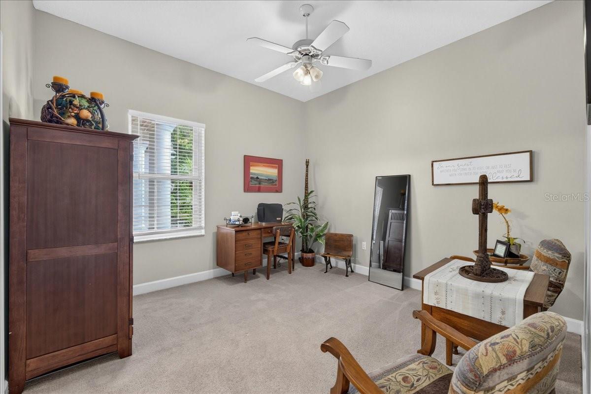 CRESCENT OAKS COUNTR - Residential