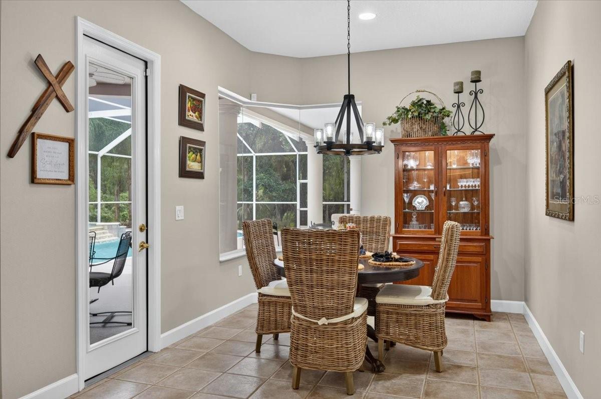 CRESCENT OAKS COUNTR - Residential