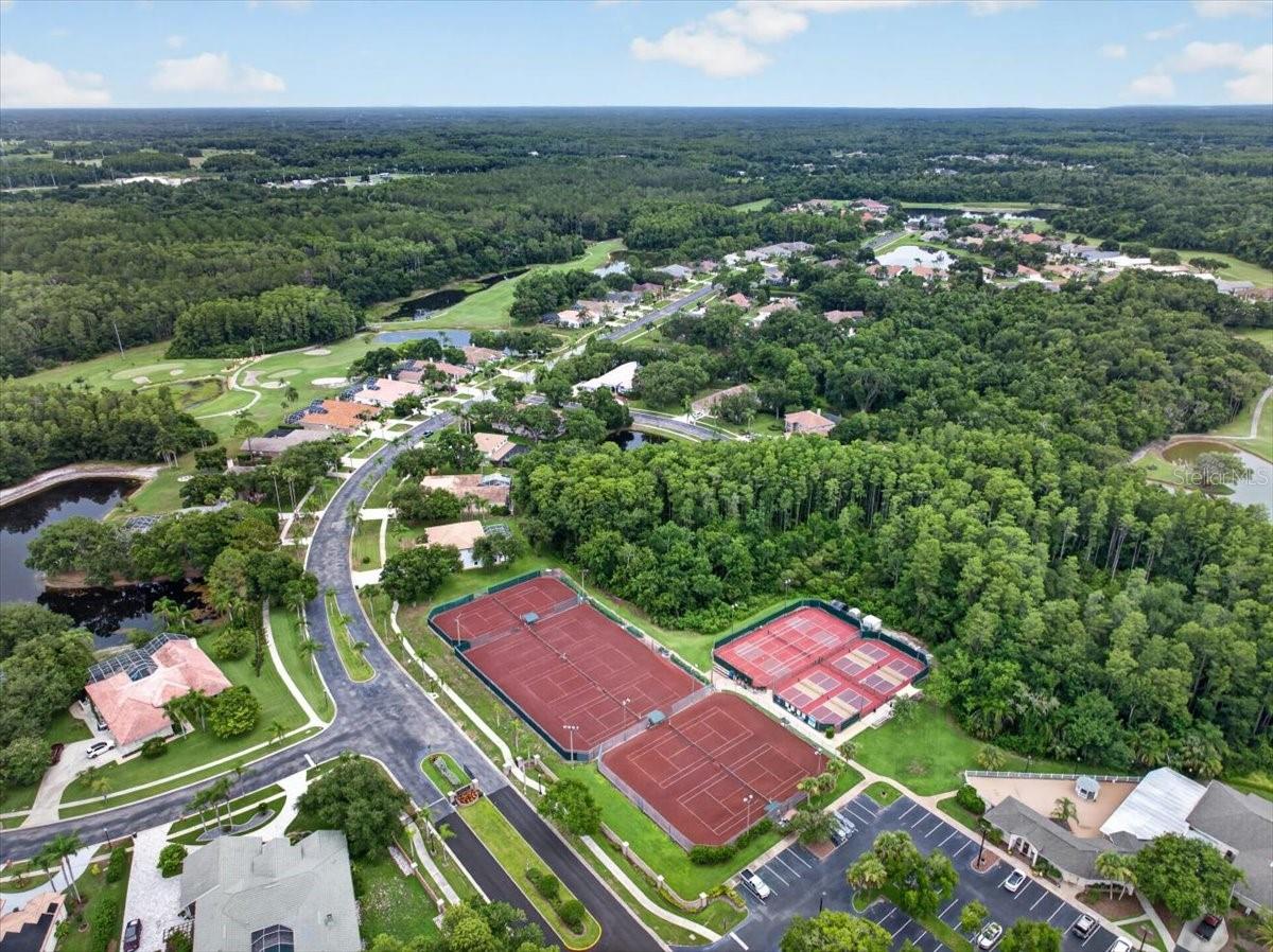 CRESCENT OAKS COUNTR - Residential