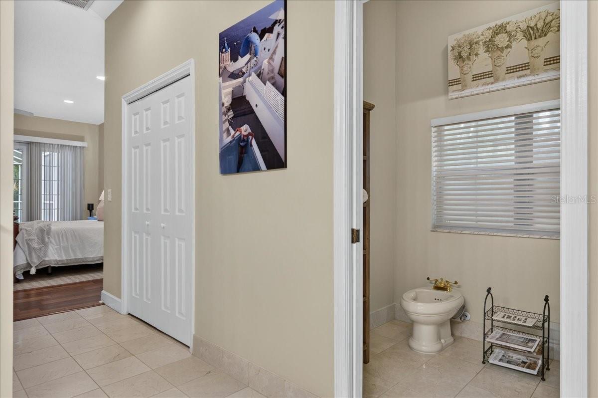 CRESCENT OAKS COUNTR - Residential