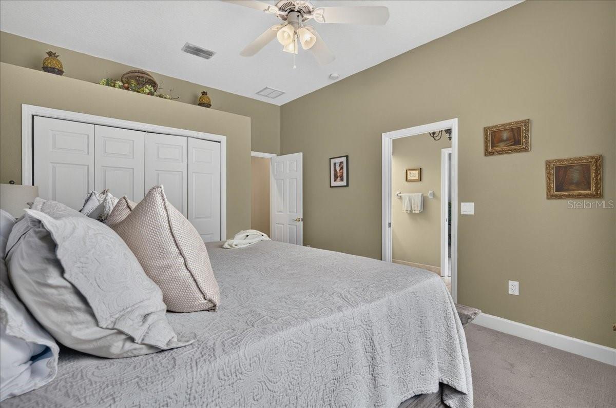 CRESCENT OAKS COUNTR - Residential