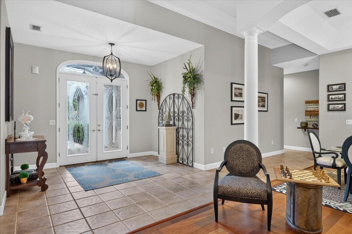 CRESCENT OAKS COUNTR - Residential