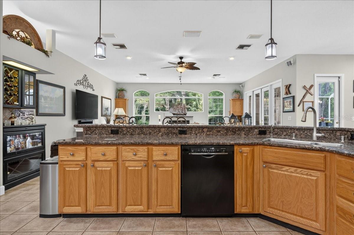 CRESCENT OAKS COUNTR - Residential