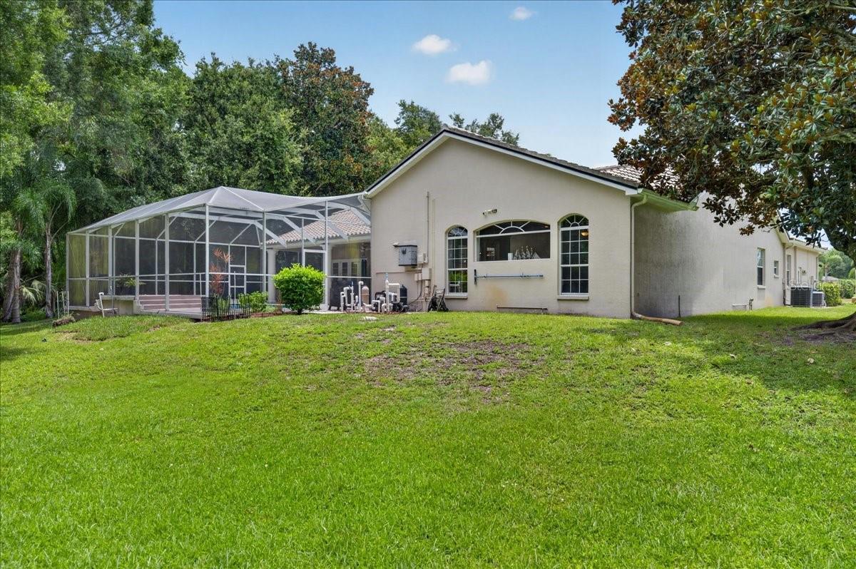 CRESCENT OAKS COUNTR - Residential