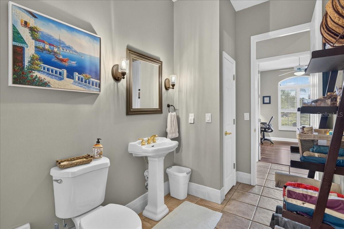 CRESCENT OAKS COUNTR - Residential