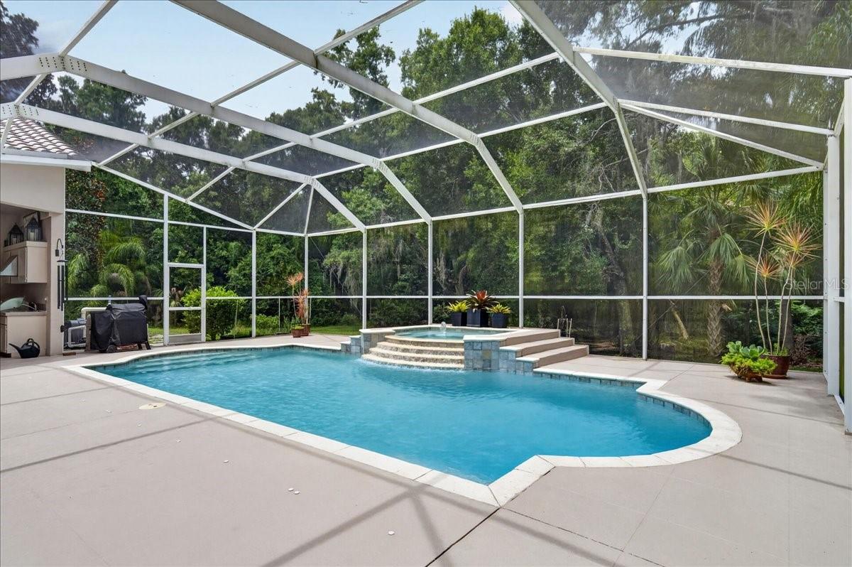 CRESCENT OAKS COUNTR - Residential