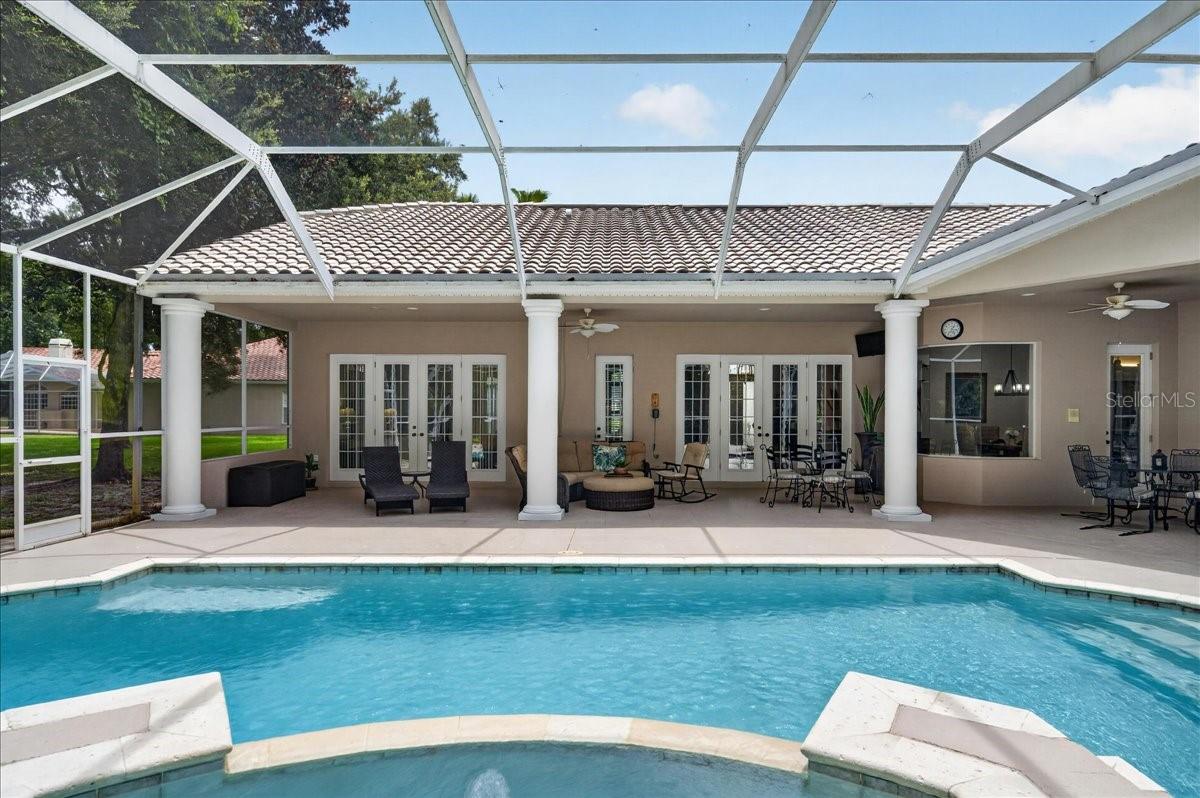 CRESCENT OAKS COUNTR - Residential